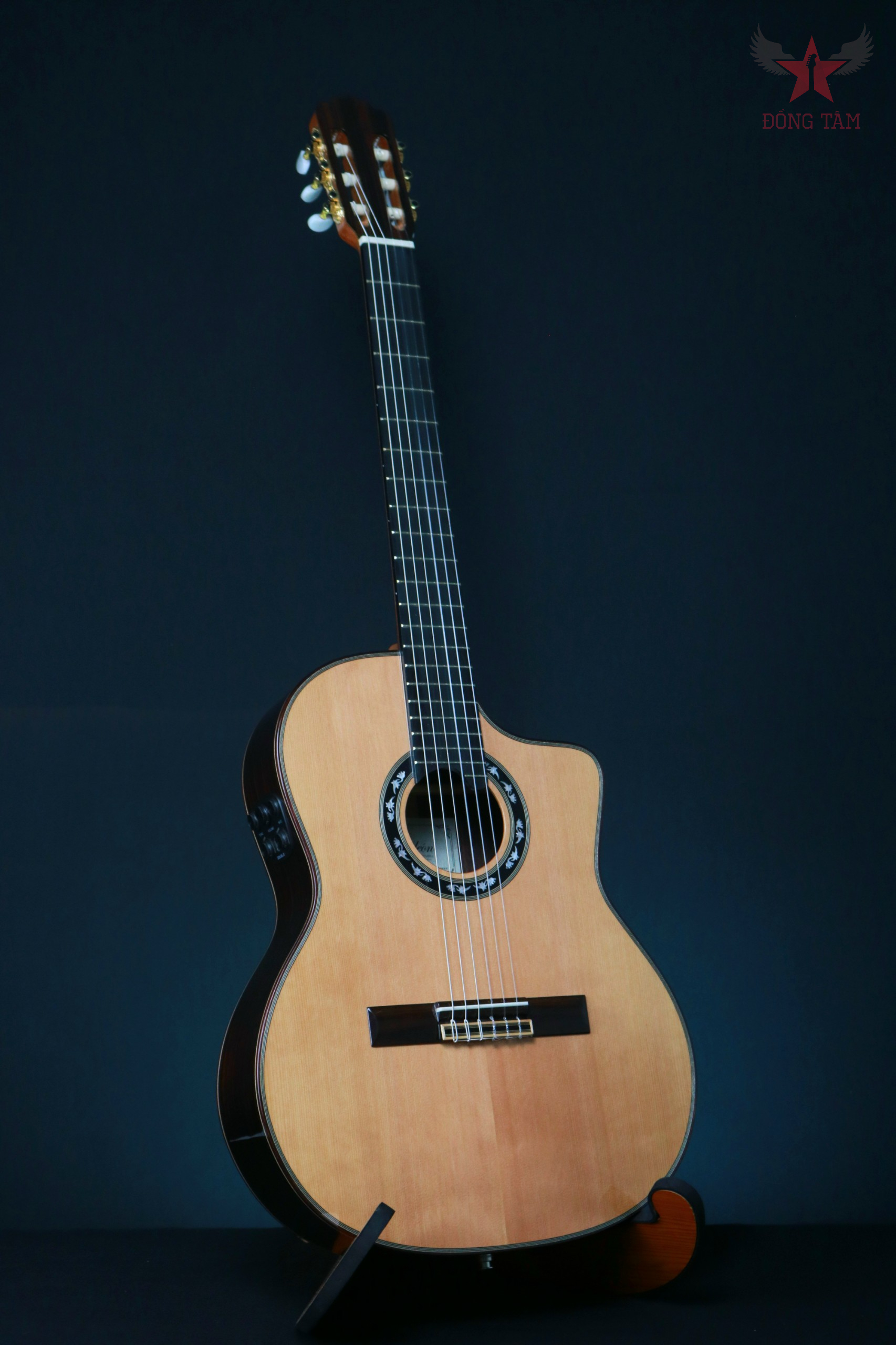 guitar-monleon-nmi-cg-19ccrossover
