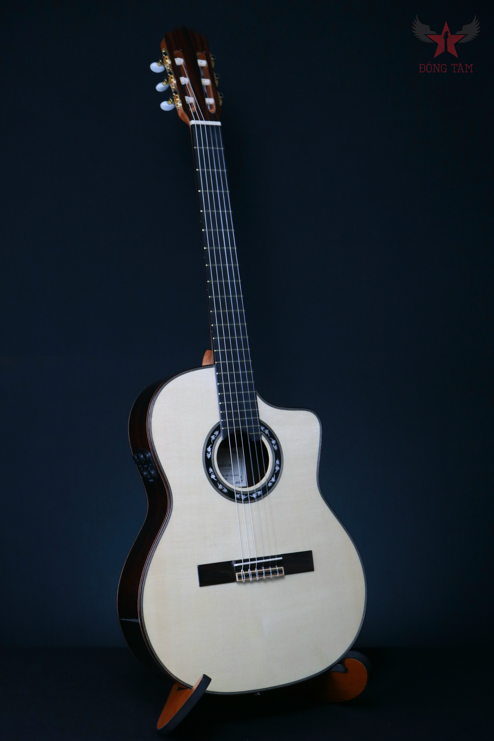 monleon-nmi-cg-19scrossover-guitar