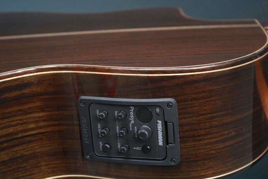 dan-guitar-martinez-88c