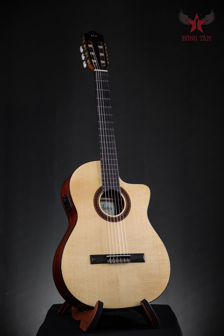 dan-guitar-cordoba-c5-ce